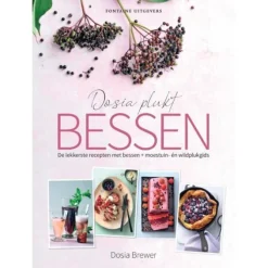 Dosia plukt bessen
