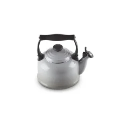 Le Creuset Tradition fluitketel 2,1 liter staal Mist Grey