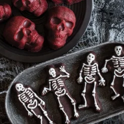 Nordic Ware Spooky Skeleton bakvorm 4 stuks aluminium bronskleurig