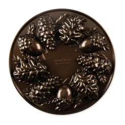 Nordic Ware Woodland dennenappel bakvorm gietaluminium bruin