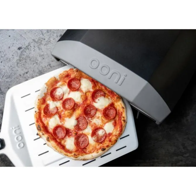 Ooni pizzaschep 30 cm aluminium geperforeerd voor model 12
