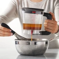 OXO Good Grips vetscheider met knijpgreep 1 liter kunststof