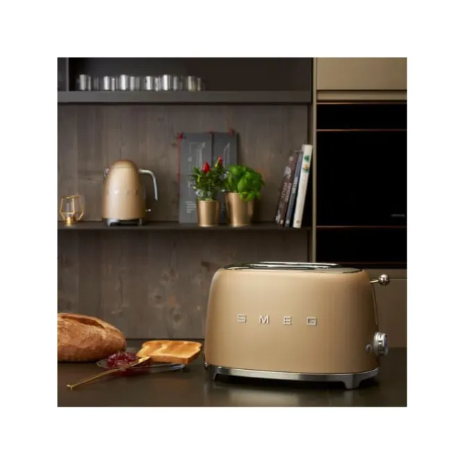 SMEG 50's style broodrooster 2 sleuven staal mat champagne