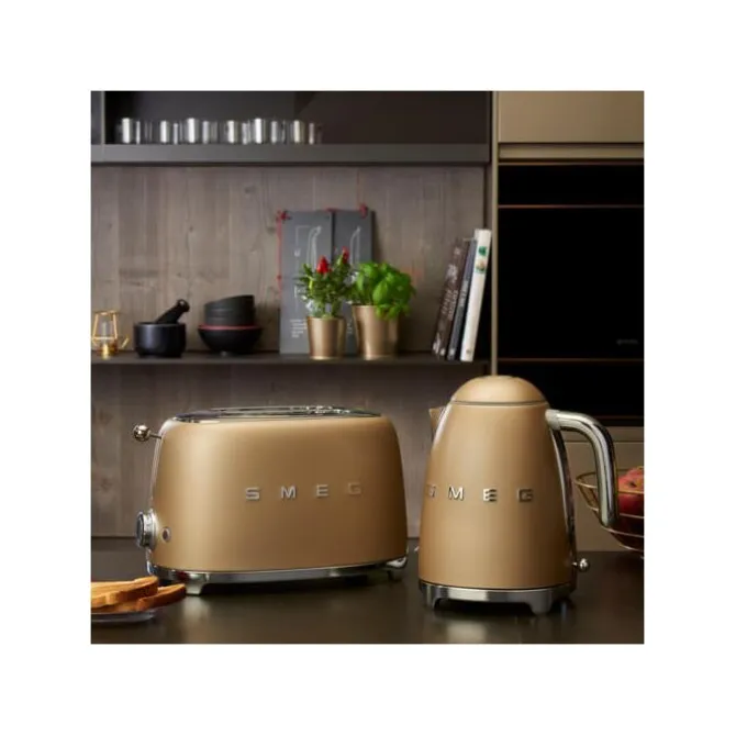 Smeg 50's style waterkoker 1,7 liter mat champagne