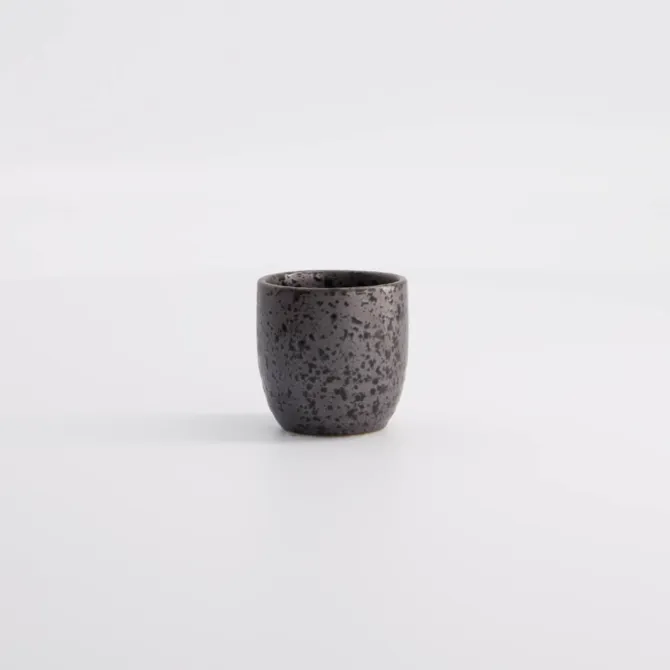 Tokyo design Tetsusabi Sake kop 50 ml keramiek zwart
